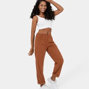 BRAND NEW Halara Corduroy Midrise Casual Pants Women’s Medium in Bombay Brown